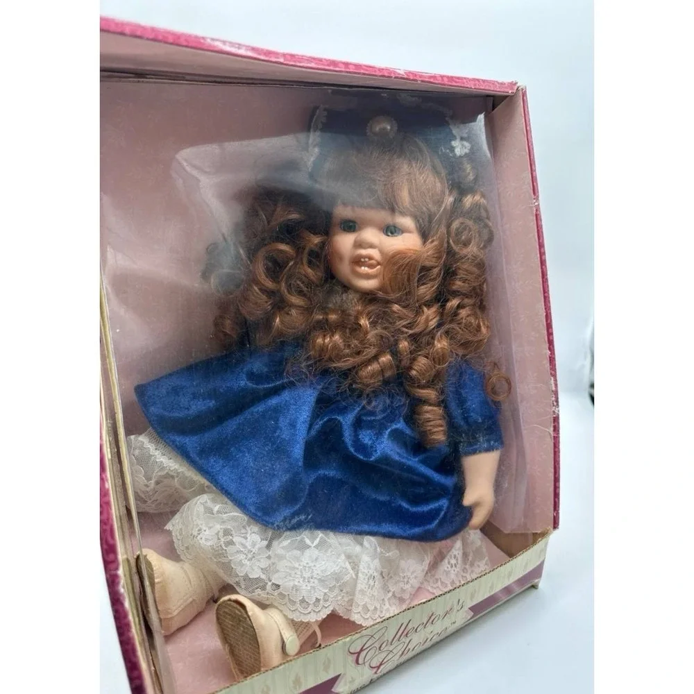 Collectible porcelain doll Soft Expressions Box Defects